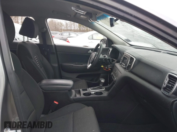 2018 Kia Sportage LX with VIN KNDPMCAC7J7393243, listed as a IAAI auction lot 41484579 with 122,022 mi miles. Bid and sale history available at carsss.com. Image 5.