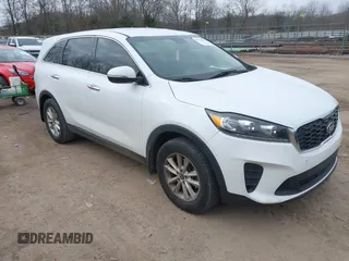 2020 Kia Sorento LX with VIN 5XYPG4A39LG642824, listed as a IAAI auction lot 41358841 with 111,391 mi miles. Bid and sale history available at carsss.com. Image 1.