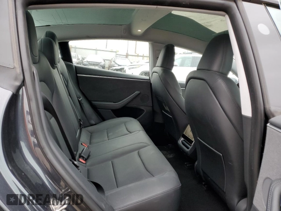 2024 Tesla Model 3 z VIN 5YJ3E1EA8RF744353, wystawiony jako Copart lot #50660175 z przebiegiem 2424 mil mil oraz Szkody całkowita. Historia ofert i sprzedaży dostępna na DreamBid. Obrazek 10.