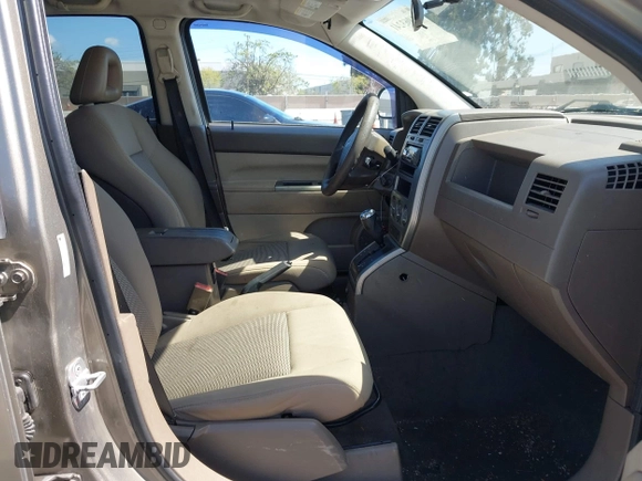 2007 Jeep Compass Sport with VIN 1J8FF47W87D241293, listed as a IAAI auction lot 41963241 with 251,852 mi miles. Bid and sale history available at carsss.com. Image 5.