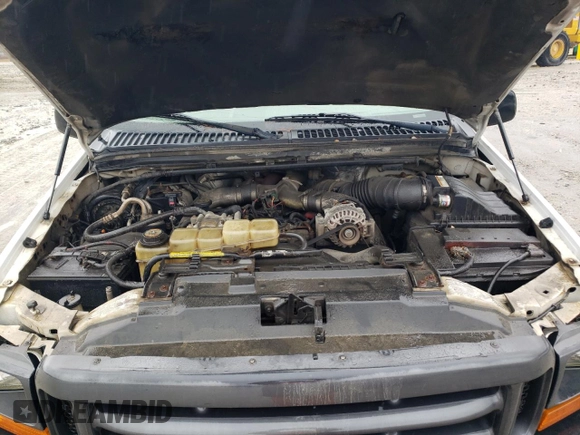 2000 Ford Super Duty F-250 XL with VIN 1FTNF20F1YEB94668, listed as a Copart auction lot 49063475 with 139,380 mi miles and Clean Title. Bid and sale history available at carsss.com. Image 11.