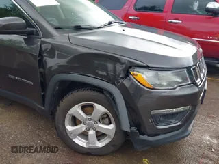 2018 Jeep Compass Latitude with VIN 3C4NJCBB3JT268094, listed as a IAAI auction lot 42487642 with 111,652 mi miles and . Bid and sale history available at DreamBid. Image 6.