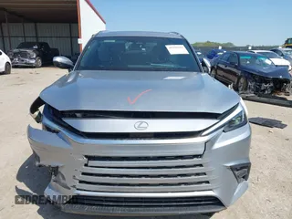 2024 Lexus TX 350 with VIN 5TDAAAA6XRS012001, listed as a IAAI auction lot 41920283 with 742 mi miles and . Bid and sale history available at DreamBid. Image 11.