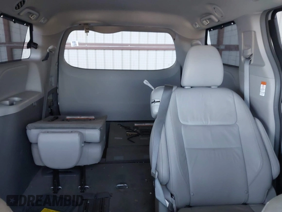 2015 Toyota Sienna XLE с VIN 5TDYK3DC9FS611086, выставлен на аукционе IAAI как лот 41970098 с пробегом 59 154 миль миль и . История ставок и продаж доступна на DreamBid. Изображение 8.