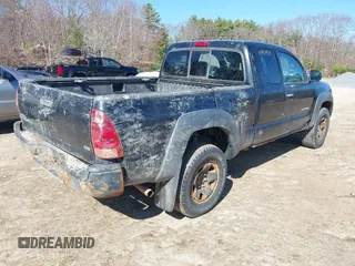 2006 Toyota Tacoma with VIN 5TEUU42N26Z302324, listed as a IAAI auction lot 41931925 with 267,743 mi miles. Bid and sale history available at carsss.com. Image 4.