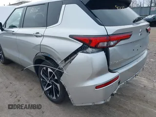 2023 Mitsubishi Outlander SE z VIN JA4J4UA84PZ056012, wystawiony jako IAAI lot #41858225 z przebiegiem 46 808 mil mil oraz . Historia ofert i sprzedaży dostępna na DreamBid. Obrazek 6.