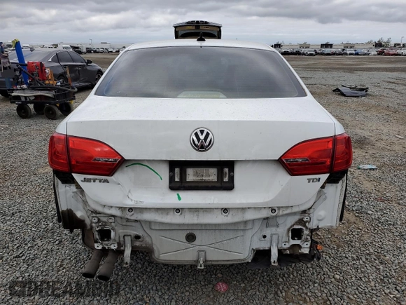 2014 Volkswagen Jetta TDI w/Premium/Nav with VIN 3VWLL7AJ0EM332476, listed as a Copart auction lot 50069445 with 153,974 mi miles and Salvage title. Bid and sale history available at DreamBid. Image 6.