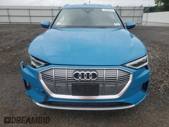 2019 Audi e-tron Premium Plus с VIN WA1LAAGE7KB013766, выставлен на аукционе Copart как лот 57432775 с пробегом 18 657 миль миль и Списание • Salvage title. История ставок и продаж доступна на DreamBid. Изображение 5.