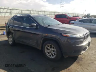 2016 Jeep Cherokee Latitude z VIN 1C4PJMCS7GW367128, wystawiony jako Copart lot #76350924 z przebiegiem 95 423 mil mil oraz Szkoda całkowita • Salvage title. Historia ofert i sprzedaży dostępna na DreamBid. Obrazek 4.