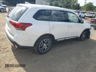 2018 Mitsubishi Outlander SE with VIN JA4AD3A32JZ008868, listed as a Copart auction lot 59856925 with 133,909 mi miles and Salvage title. Bid and sale history available at DreamBid. Image 3.