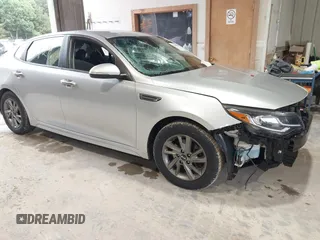 2019 Kia Optima LX z VIN 5XXGT4L3XKG358341, wystawiony jako IAAI lot #42485929 z przebiegiem 113 185 mil mil oraz . Historia ofert i sprzedaży dostępna na DreamBid. Obrazek 1.