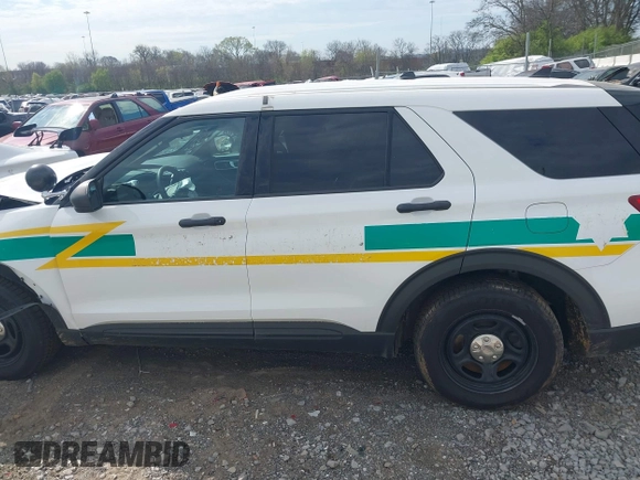 2020 Ford Police Interceptor Utility z VIN 1FM5K8AB8LGC51287, wystawiony jako IAAI lot #41885377 z przebiegiem 83 563 mil mil oraz . Historia ofert i sprzedaży dostępna na DreamBid. Obrazek 14.