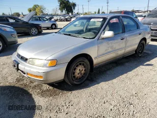 1996 Honda Accord EX with VIN 1HGCD5655TA106011, listed as a Copart auction lot 81959234 with 122,983 mi miles and Clean Title. Bid and sale history available at DreamBid. Image 1.
