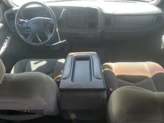2003 Chevrolet Silverado 1500HD LS z VIN 1GCGK13U33F237418, wystawiony jako Copart lot #55887744 z przebiegiem 141 366 mil mil oraz Czysty tytuł • Clean title. Historia ofert i sprzedaży dostępna na DreamBid. Obrazek 8.