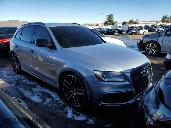 2017 Audi SQ5 Premium Plus with VIN WA1CCAFP0HA083993, listed as a Copart auction lot 39702813 with 84,662 mi miles. Bid and sale history available at carsss.com. Image 4.