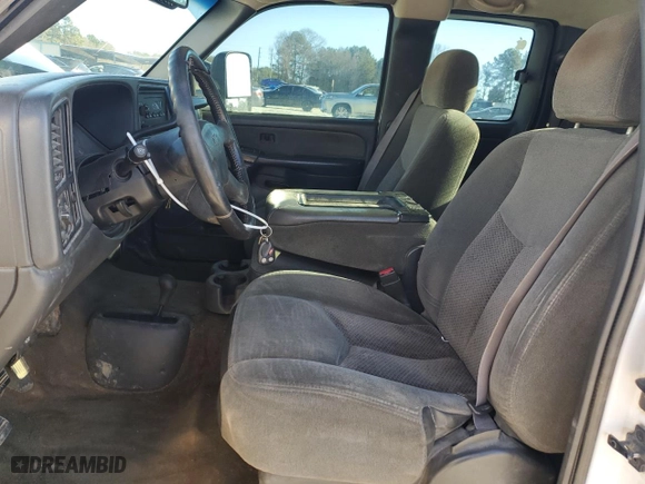 2003 Chevrolet Silverado 2500HD LS with VIN 1GCHK29U03E332266, listed as a Copart auction lot 42252975 with 516,324 mi miles and Salvage Title. Bid and sale history available at carsss.com. Image 7.
