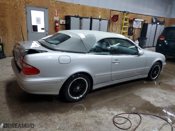 2000 Mercedes-Benz CLK-Class with VIN WDBLK65G7YT034199, listed as a Copart auction lot 45511555 with 147,306 mi miles and Clean Title. Bid and sale history available at carsss.com. Image 3.