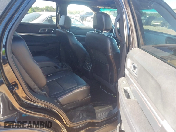 2016 Ford Explorer Sport z VIN 1FM5K8GT4GGC81229, wystawiony jako IAAI lot #42332196 z przebiegiem 107 680 mil mil oraz . Historia ofert i sprzedaży dostępna na DreamBid. Obrazek 8.