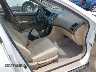 2007 Honda Accord LX z VIN 1HGCM56427A190270, wystawiony jako IAAI lot #42448302 z przebiegiem 145 180 mil mil oraz . Historia ofert i sprzedaży dostępna na DreamBid. Obrazek 5.