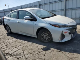 2017 Toyota Prius Plus with VIN JTDKARFP2H3060970, listed as a Copart auction lot 66115595 with 98,235 mi miles and Salvage title. Bid and sale history available at DreamBid. Image 4.