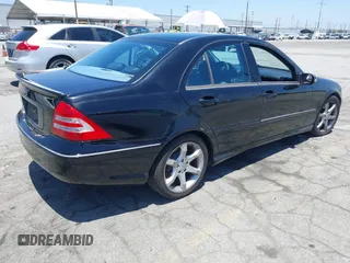 2007 Mercedes-Benz C 230 Sport z VIN WDBRF52HX7F888302, wystawiony jako IAAI lot #42539712 z przebiegiem 151 263 mil mil oraz . Historia ofert i sprzedaży dostępna na DreamBid. Obrazek 4.