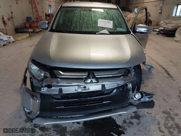 2016 Mitsubishi Outlander SE with VIN JA4AD3A38GZ003649, listed as a IAAI auction lot 41941306 with 109,708 mi miles. Bid and sale history available at carsss.com. Image 6.
