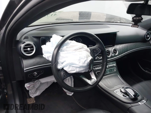 2018 Mercedes-Benz E-Class E 300 with VIN WDDZF4JB0JA433719, listed as a IAAI auction lot 41728360 with 46,848 mi miles. Bid and sale history available at carsss.com. Image 22.