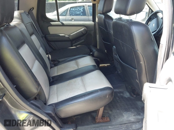 2007 Ford Explorer Sport Trac Limited z VIN 1FMEU33827UA39376, wystawiony jako IAAI lot #42317511 z przebiegiem 147 991 mil mil oraz . Historia ofert i sprzedaży dostępna na DreamBid. Obrazek 8.