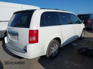2008 Chrysler Town & Country Touring with VIN 2A8HR54P48R629297, listed as a IAAI auction lot 41958080 with 130,046 mi miles. Bid and sale history available at carsss.com. Image 4.