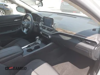 2025 Nissan Altima SV with VIN 1N4BL4DWXSN353315, listed as a IAAI auction lot 41975505 with 6,428 mi miles and . Bid and sale history available at DreamBid. Image 5.
