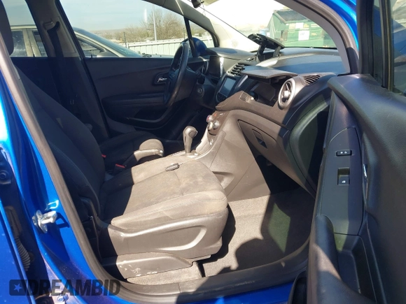 2015 Chevrolet Trax LS with VIN KL7CJKSB8FB116027, listed as a IAAI auction lot 41915553 with 105,541 mi miles. Bid and sale history available at carsss.com. Image 5.