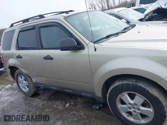 2010 Ford Escape XLT с VIN 1FMCU0D75AKC30529, выставлен на аукционе IAAI как лот 41618067 с пробегом 153 637 миль миль и . История ставок и продаж доступна на DreamBid. Изображение 13.