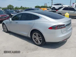 2014 Tesla Model S 60 с VIN 5YJSA1S13EFP49787, выставлен на аукционе IAAI как лот 42107913 с пробегом Не указан миль и . История ставок и продаж доступна на DreamBid. Изображение 3.