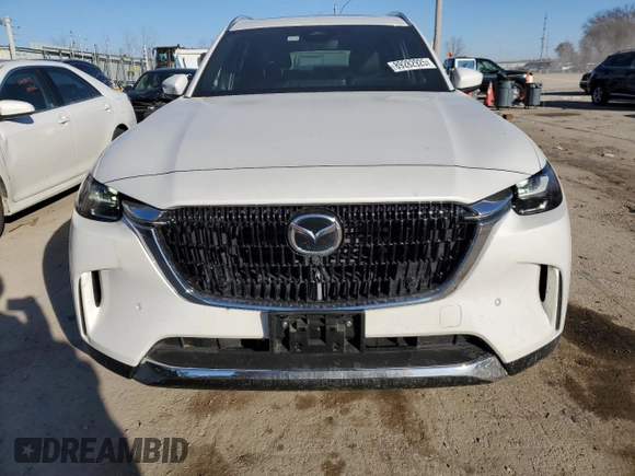 2024 Mazda CX-90 Premium Plus z VIN JM3KKEHAXR1141492, wystawiony jako Copart lot #89282925 z przebiegiem 5 424 mil mil oraz Szkoda całkowita • Salvage title. Historia ofert i sprzedaży dostępna na DreamBid. Obrazek 5.