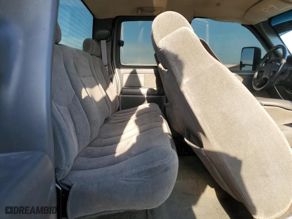 2003 Chevrolet Silverado 2500HD LS with VIN 1GCHK29113E104458, listed as a Copart auction lot 43057285 with 0 mi miles and Non Repairable. Bid and sale history available at carsss.com. Image 10.