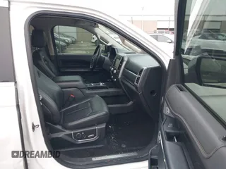 2018 Ford Expedition Platinum with VIN 1FMJU1MT8JEA07636, listed as a IAAI auction lot 41437297 with 100,730 mi miles. Bid and sale history available at carsss.com. Image 5.