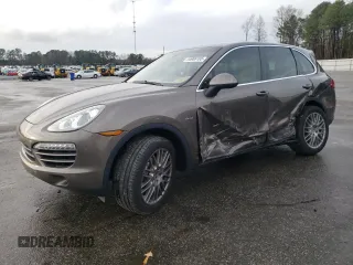 2014 Porsche Cayenne Diesel z VIN WP1AF2A23ELA34548, wystawiony jako Copart lot #44986105 z przebiegiem 138 323 mil mil oraz Szkoda całkowita • Salvage title. Historia ofert i sprzedaży dostępna na DreamBid. Obrazek 1.