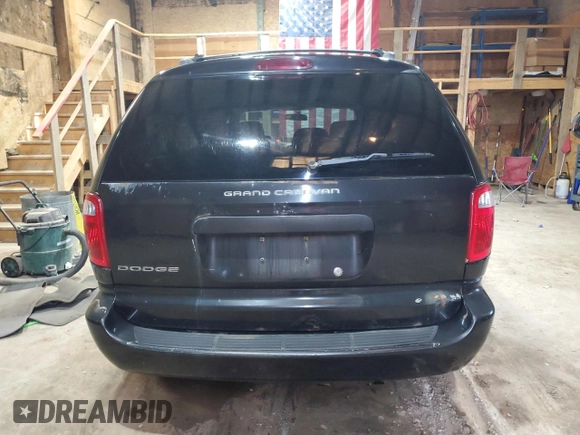 2005 Dodge Caravan SE z VIN 1D4GP24R45B245977, wystawiony jako Copart lot #58262555 z przebiegiem 254 176 mil mil oraz Czysty tytuł • Clean title. Historia ofert i sprzedaży dostępna na DreamBid. Obrazek 6.