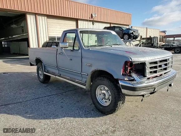 1992 Ford F-250 with VIN 1FTHF26HXNNA56967, listed as a Copart auction lot 83226474 with 150,659 mi miles and Salvage Title. Bid and sale history available at carsss.com. Image 10.