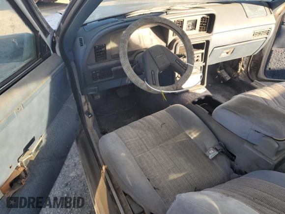 1986 Ford Thunderbird with VIN 1FABP4631GH154800, listed as a Copart auction lot 88333625 with Not Provided miles and Clean Title. Bid and sale history available at DreamBid. Image 8.