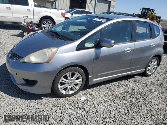 2009 Honda Fit Sport z VIN JHMGE88489S010278, wystawiony jako Copart lot #52251405 z przebiegiem 120 511 mil mil oraz Szkoda całkowita • Salvage title. Historia ofert i sprzedaży dostępna na DreamBid. Obrazek 1.