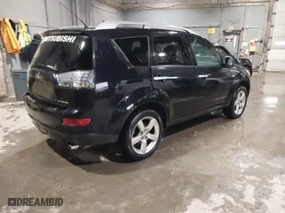 2008 Mitsubishi Outlander XLS with VIN JA4MT41XX8Z008202, listed as a IAAI auction lot 41680309 with 193,755 mi miles. Bid and sale history available at carsss.com. Image 4.