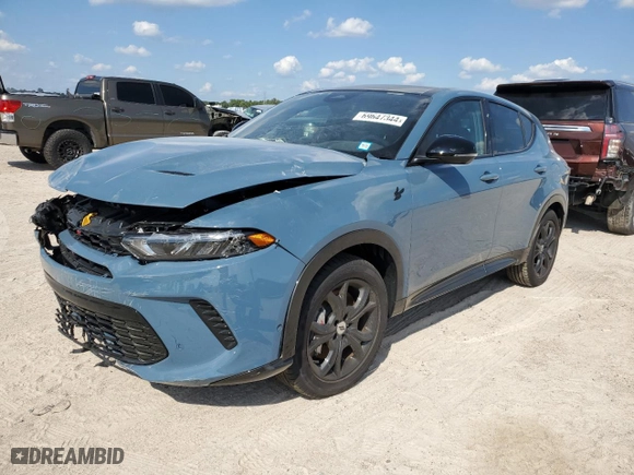 2024 Dodge Hornet R/T Plus with VIN ZACPDFDW6R3A22300, listed as a Copart auction lot 69647344 with 0 mi miles and Salvage Title. Bid and sale history available at carsss.com. Image 1.