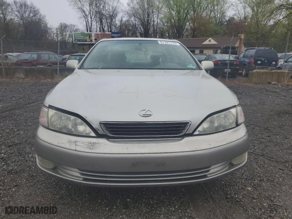 1998 Lexus ES 300 Luxury Sport Sdn with VIN JT8BF28G2W0101908, listed as a Copart auction lot 51781115 with 196,667 mi miles and Salvage Title. Bid and sale history available at carsss.com. Image 5.