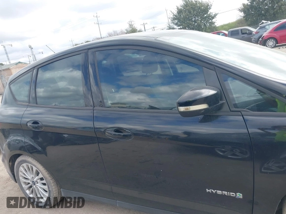 2017 Ford C-Max SE z VIN 1FADP5AU3HL113288, wystawiony jako IAAI lot #41146599 z przebiegiem 38 887 mil mil oraz . Historia ofert i sprzedaży dostępna na DreamBid. Obrazek 13.