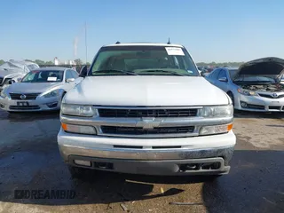 2003 Chevrolet Suburban LT with VIN 1GNFK16Z83R307164, listed as a IAAI auction lot 41977105 with 275,328 mi miles. Bid and sale history available at carsss.com. Image 12.