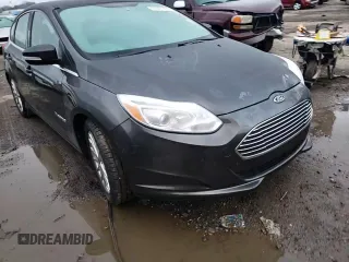 2016 Ford Focus Electric z VIN 1FADP3R46GL293146, wystawiony jako Copart lot #81911153 z przebiegiem 28 078 mil mil oraz . Historia ofert i sprzedaży dostępna na DreamBid. Obrazek 11.