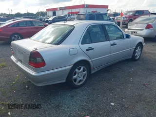 2000 Mercedes-Benz C 230 Kompressor z VIN WDBHA24G5YA865540, wystawiony jako IAAI lot #42328754 z przebiegiem 181 940 mil mil oraz . Historia ofert i sprzedaży dostępna na DreamBid. Obrazek 4.