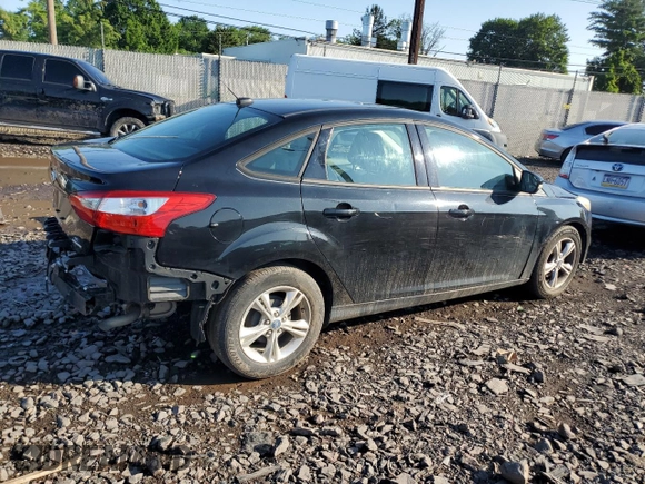 2013 Ford Focus SE z VIN 1FADP3F27DL369634, wystawiony jako Copart lot #61409725 z przebiegiem 122 709 mil mil oraz Szkoda całkowita • Salvage title. Historia ofert i sprzedaży dostępna na DreamBid. Obrazek 3.