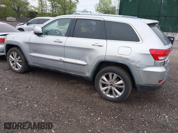 2011 Jeep Grand Cherokee Laredo with VIN 1J4RR4GG6BC646405, listed as a IAAI auction lot 42193470 with Not provided miles and . Bid and sale history available at DreamBid. Image 3.